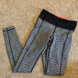 Lululemon Speeds sz 4